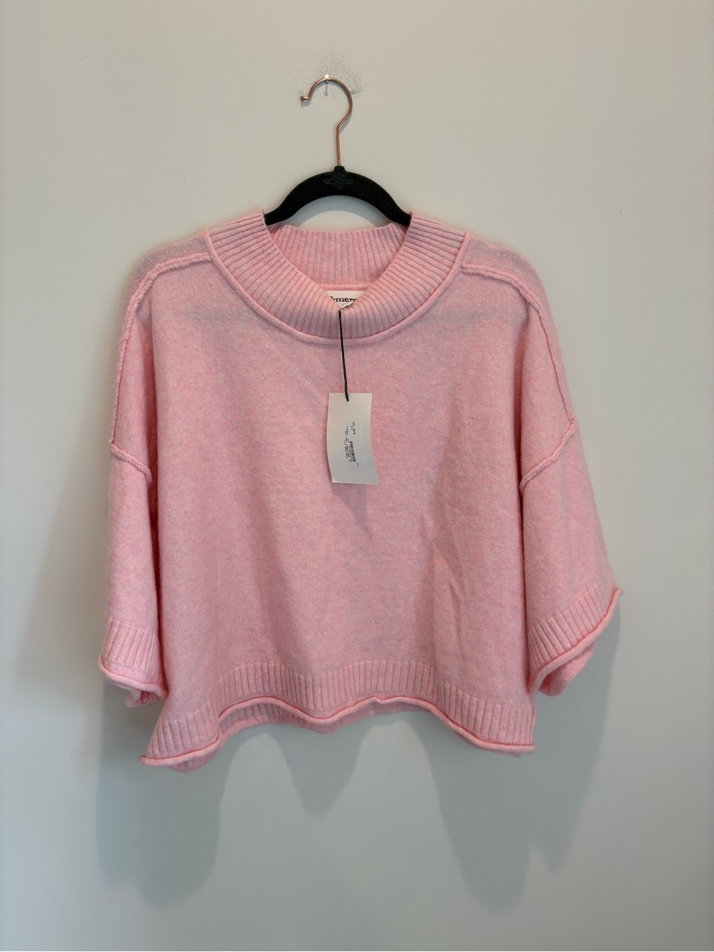 Short-Sleeve Crewneck Sweater in Light Pink